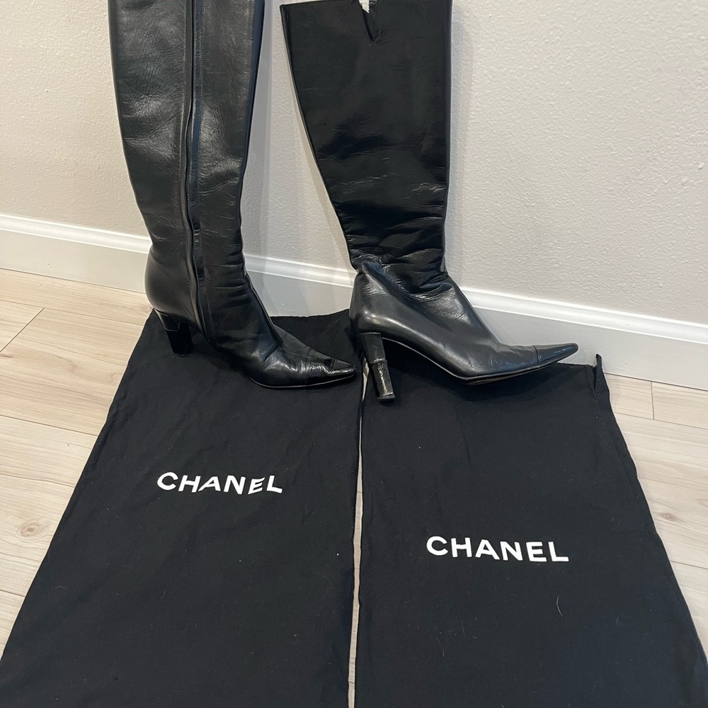 CHANEL Black Heeled Leather Boots size 7 - Picture 4 of 9